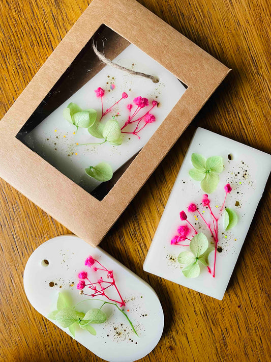 Thistle & Twigs Luxury Wardrobe Fresheners in kraft gift box with window - natural wax sachets decorated with pressed pink flowers and green hydrangea petals, handmade in Scotland