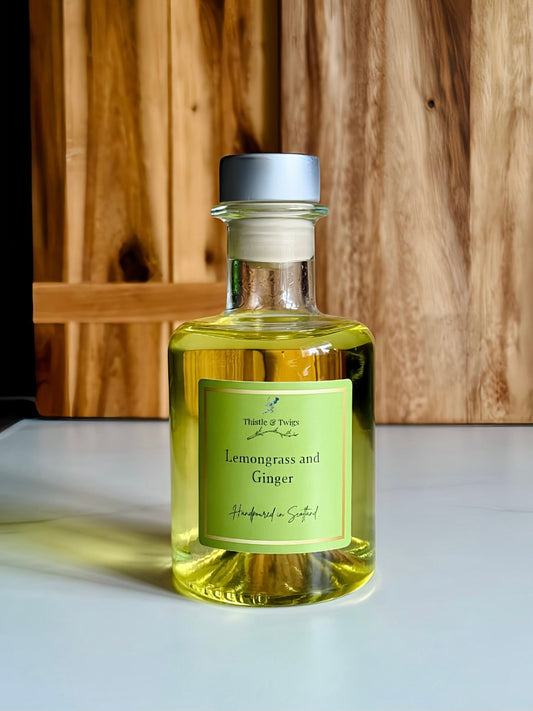 lemongrass-and-ginger-luxury-reed-diffuser-with-lid