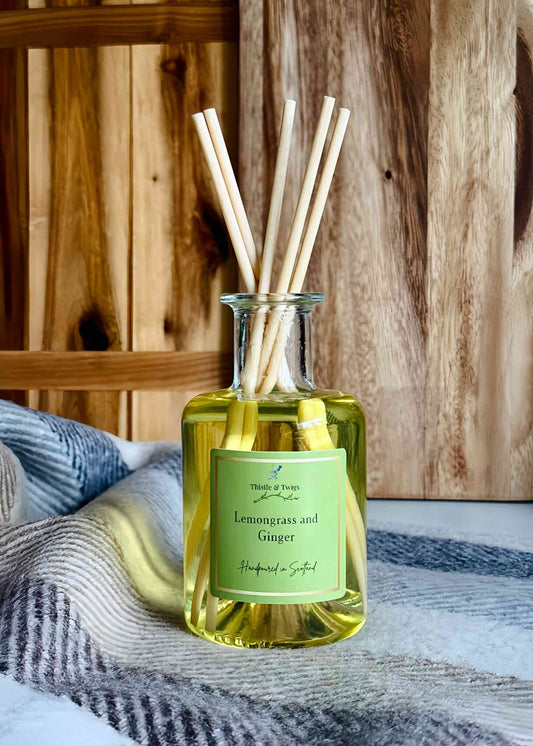 lemongrass-and-ginger-luxury-reed-diffuser-with-reeds