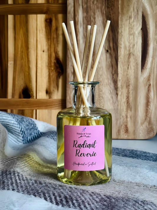 radiant-reverie-luxury-reed-diffuser-with-reeds